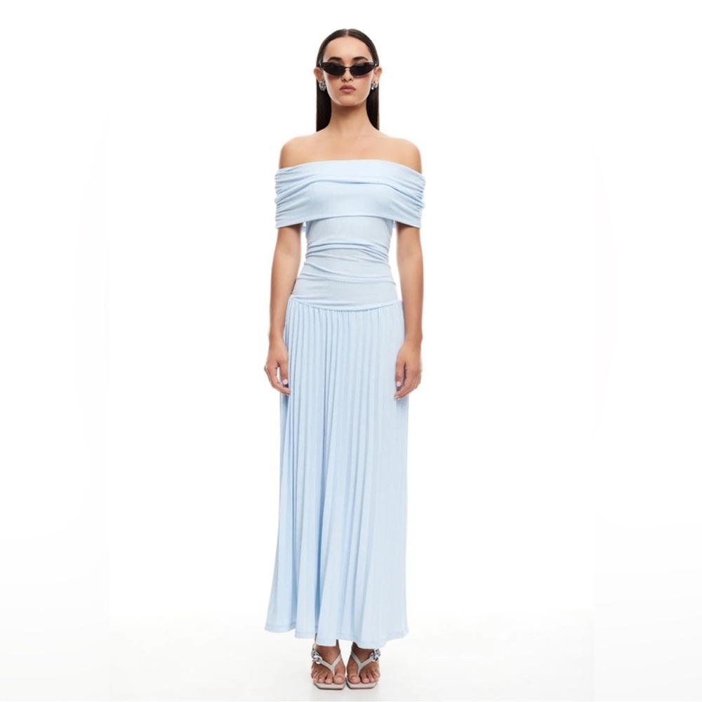 Elegant Light Blue Off-Shoulder Maxi Dress